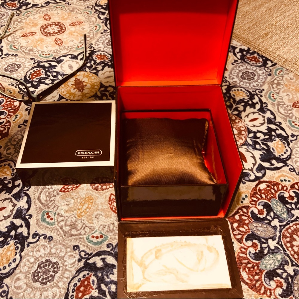 Coach Watch Box - Picture 2 of 6